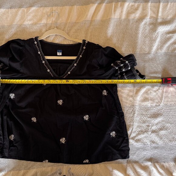 Old Navy Flowy Bell-sleeve Top - Picture 7 of 8